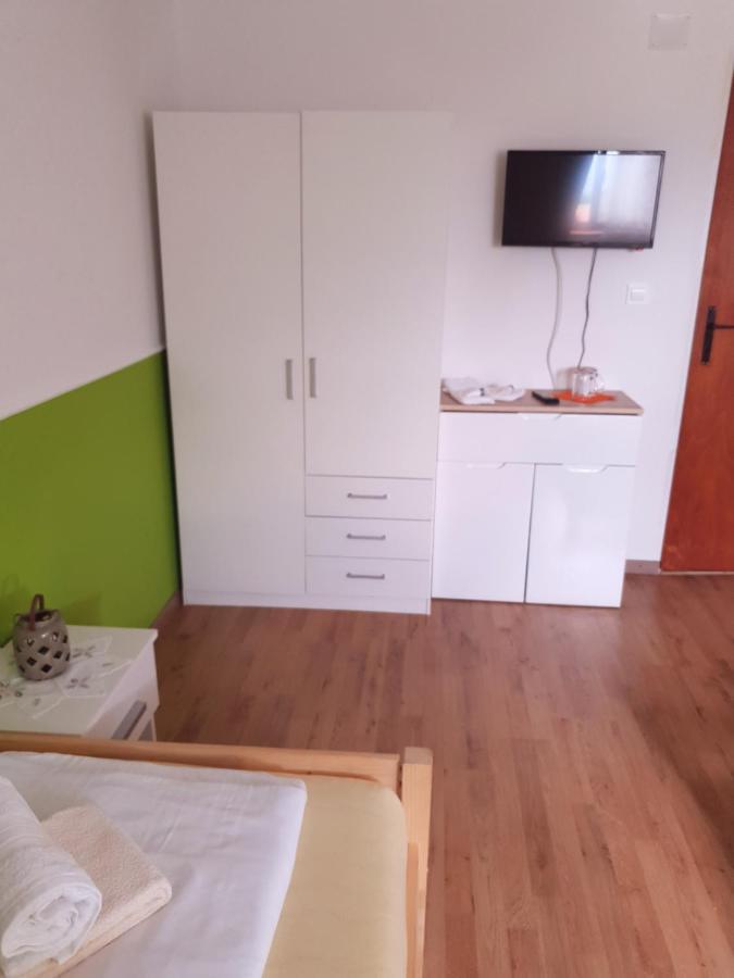 Guesthouse Osvald Жировница Экстерьер фото