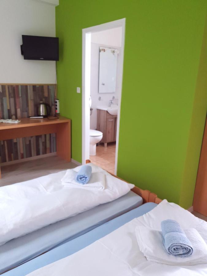 Guesthouse Osvald Жировница Экстерьер фото