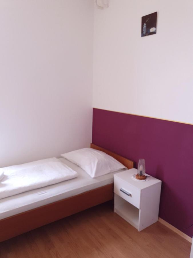 Guesthouse Osvald Жировница Экстерьер фото